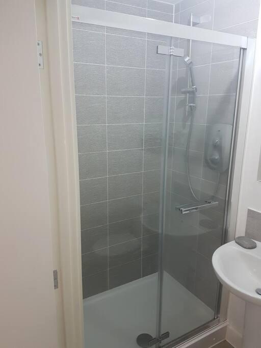 Cosy 2 Bedroom In Apartment